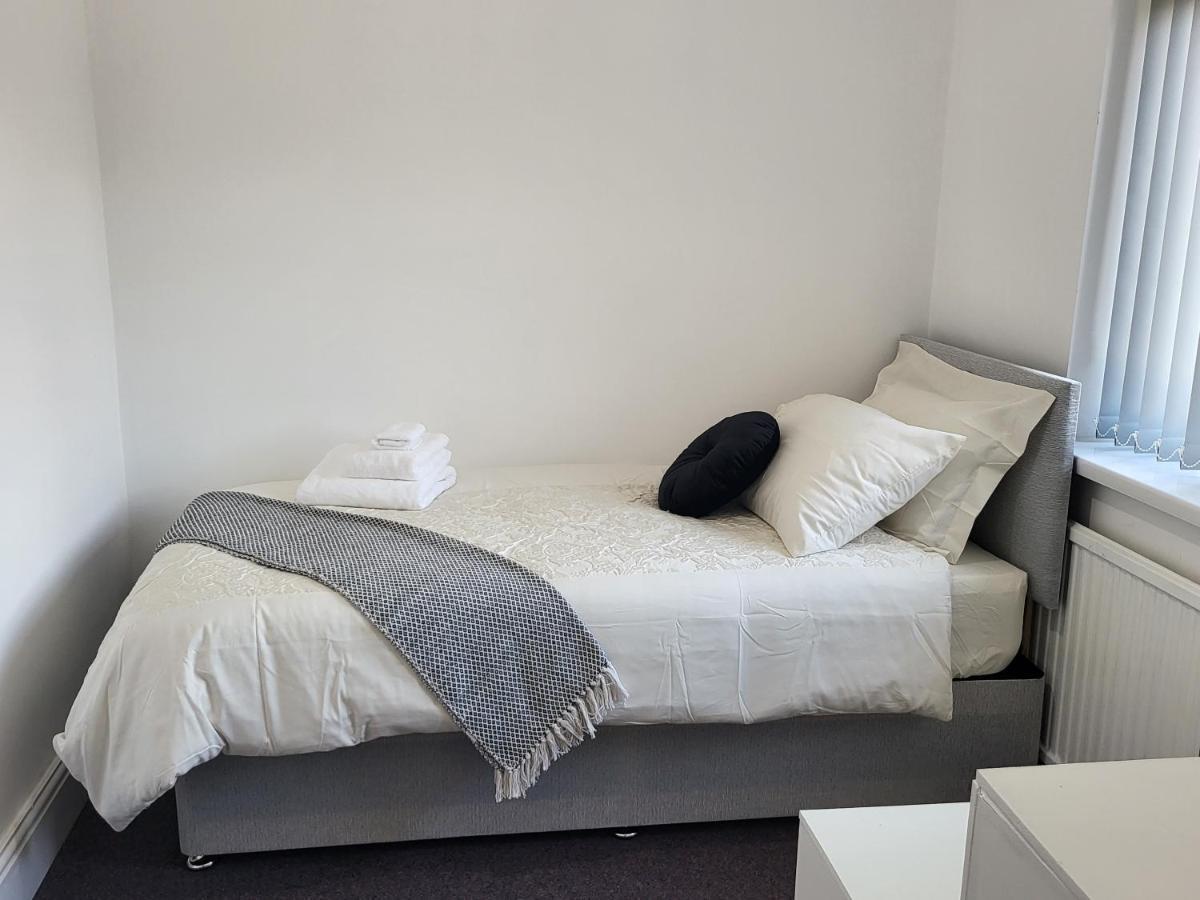 Spacious & Cosy Holiday Home In Manchester Extérieur photo